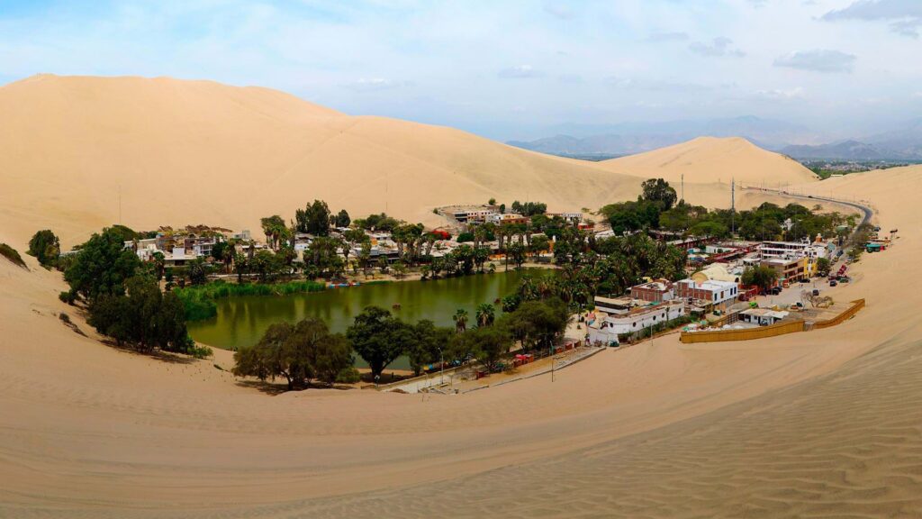 Ica: Paracas + Islas Ballestas + Huacachina